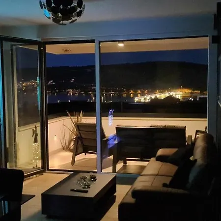 アパート Penthouse Marcelina In