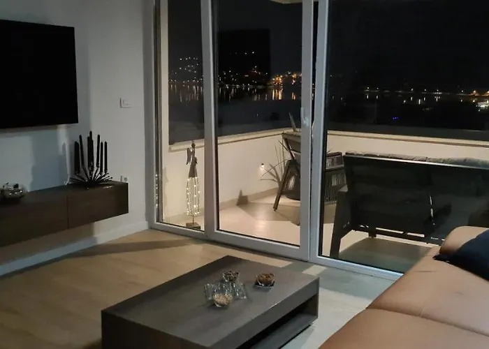 Penthouse Marcelina In